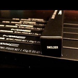 MAC BLACK KOHL SMOLDER EYELINER PENCIL - *NEW*